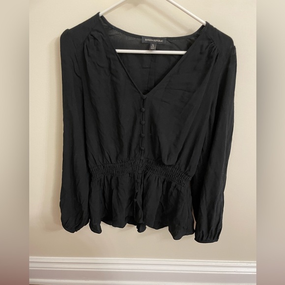 Banana Republic Tops - Banana republic blouse